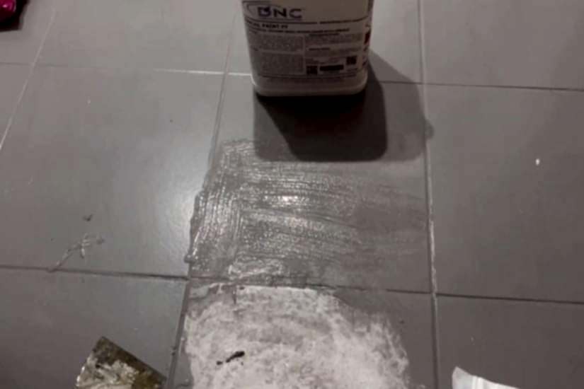 Fayanstan Yağlı Boya Nasıl Çıkarılır?