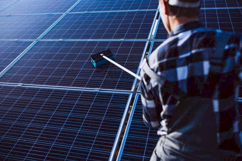 Güneş Enerjisi Paneli Kireç Temizleme Nasıl Yapılır?