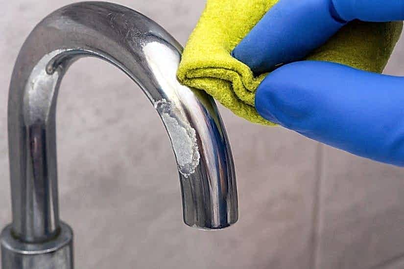 Kireç Çözücü Lekesi Metalden Nasıl Çıkar?