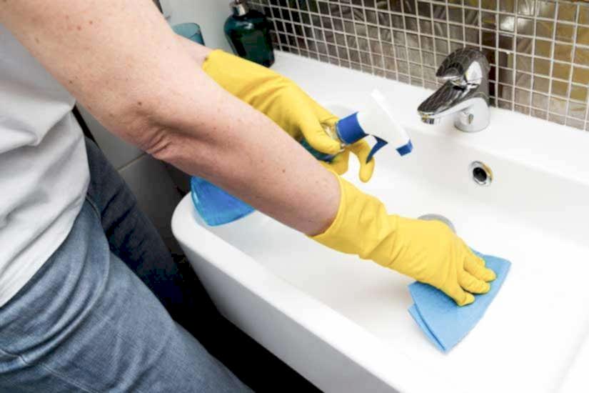 Sararan Lavabo Nasıl Temizlenir?